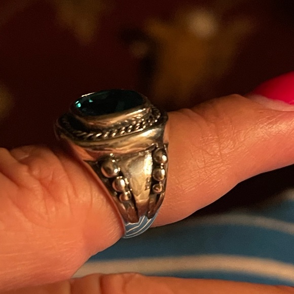 This is a Sterling Silver Emerald Ring. 925 - Picture 3 of 4